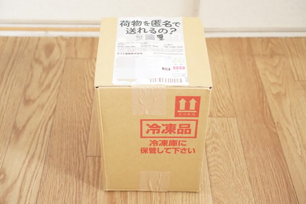 Dr. つるかめキッチン　ヤマトクール便（冷凍）で届いた段ボール箱